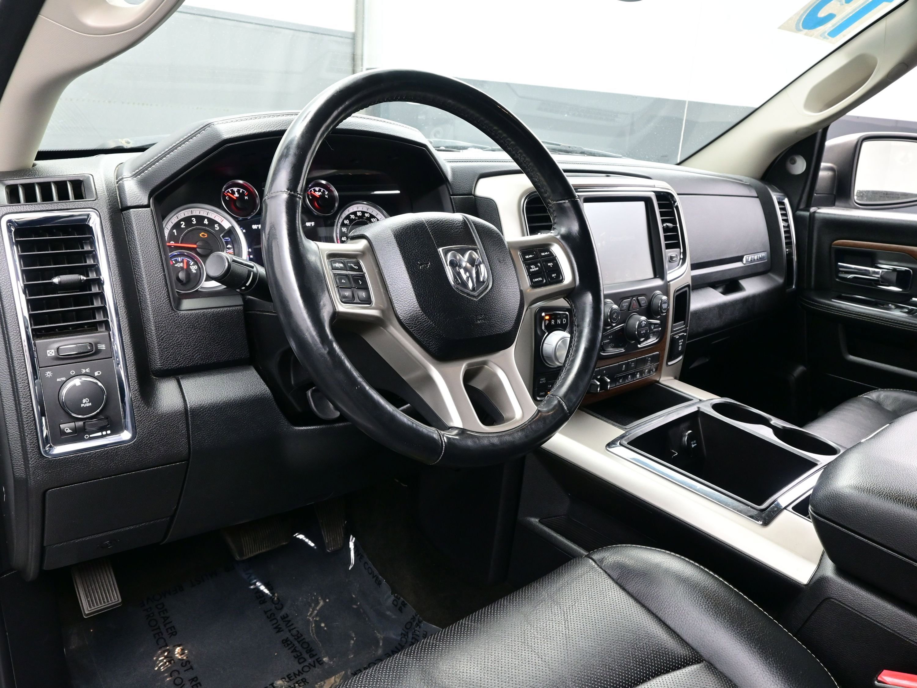 Used 2015 RAM 1500 Laramie image 12