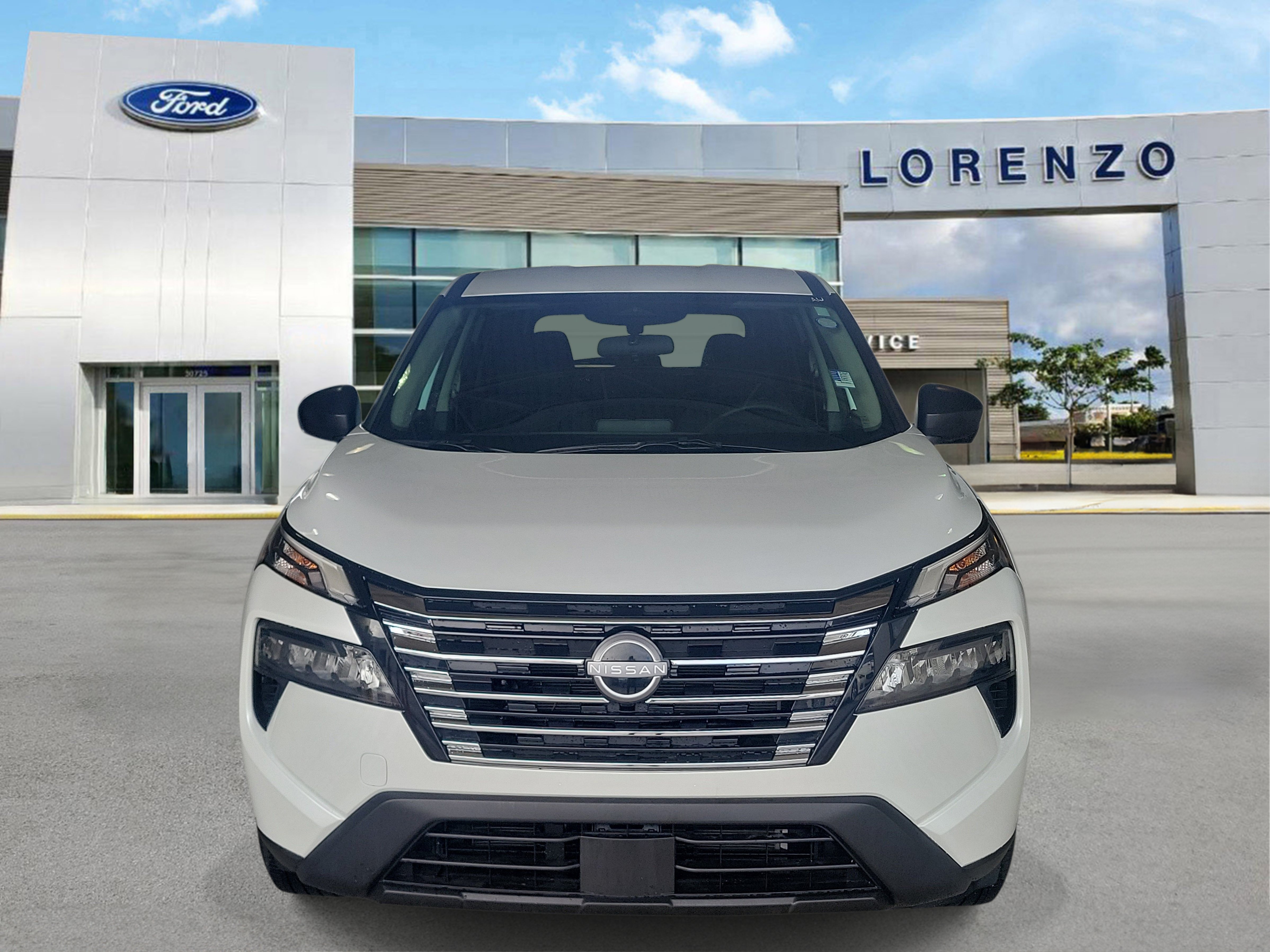 Used 2025 Nissan Rogue S FWD image 2