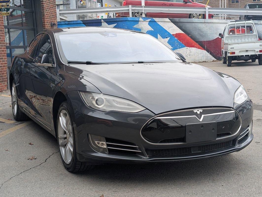 Used 2014 Tesla Model S P85D image 4