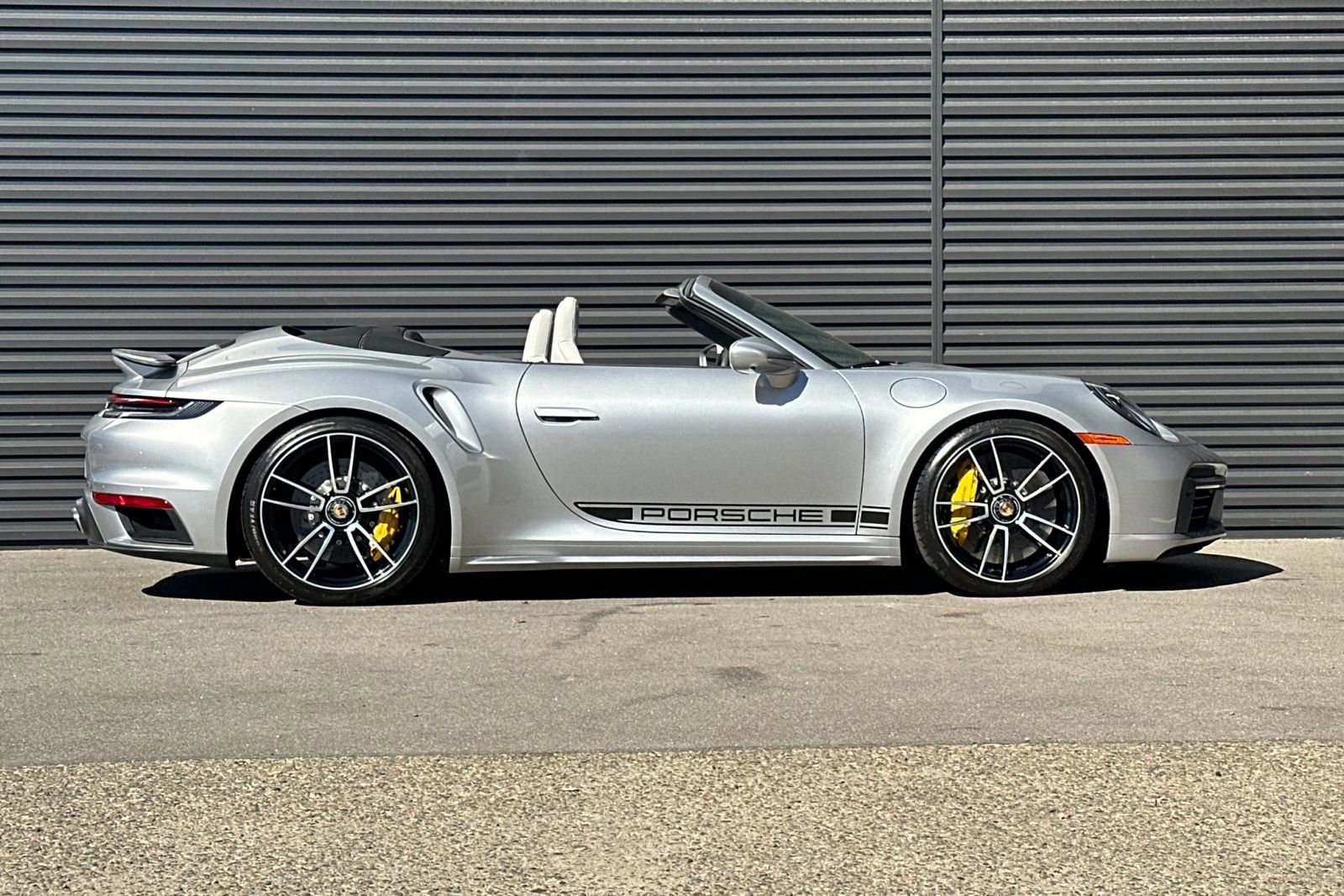 Used 2022 Porsche 911 Turbo S image 9