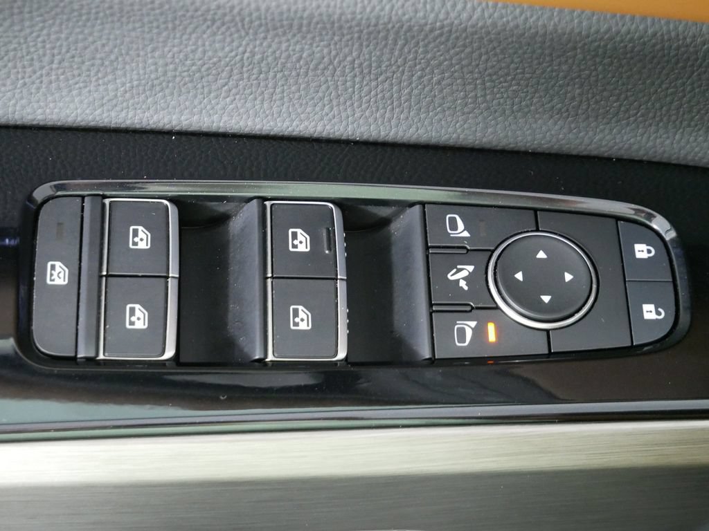 Used 2025 Nissan Pathfinder Platinum w/ Cargo Package AWD/4WD image 21
