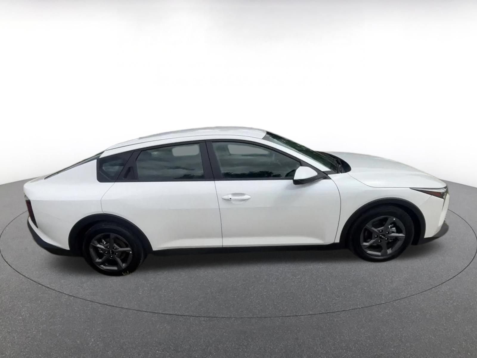 Used 2025 Kia K4 FWD image 16