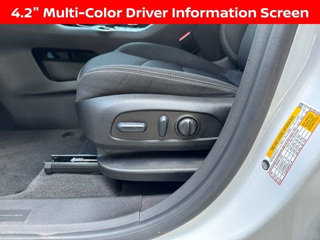 Used 2022 GMC Terrain SLE w/ Driver Convenience Package image 9