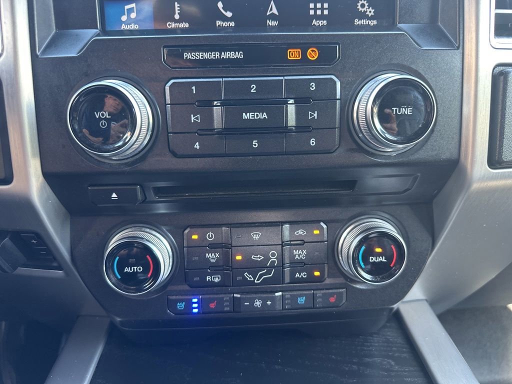 Used 2018 Ford F350 Platinum w/ Platinum Ultimate Package AWD/4WD image 3