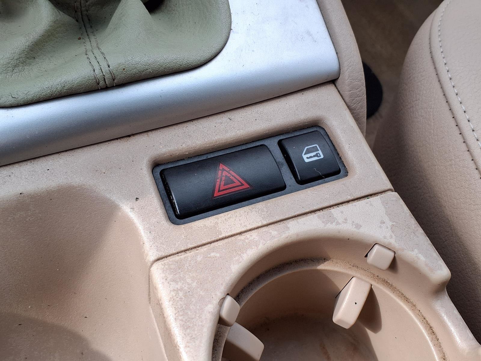 Used 2003 BMW 325i Sedan image 9