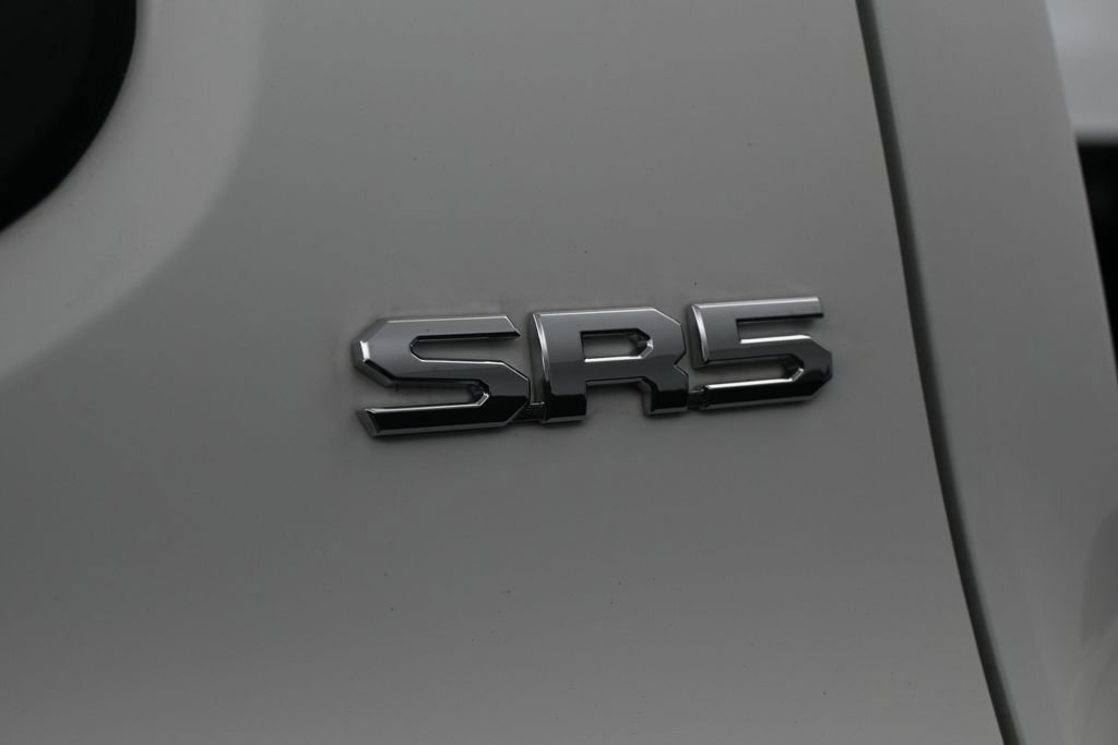Used 2025 Toyota Tacoma SR5 AWD/4WD image 30