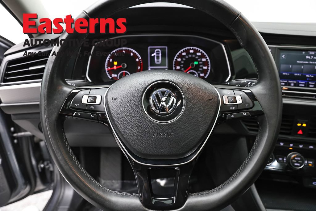 Used 2020 Volkswagen Jetta SE w/ SE Cold Weather Package image 10