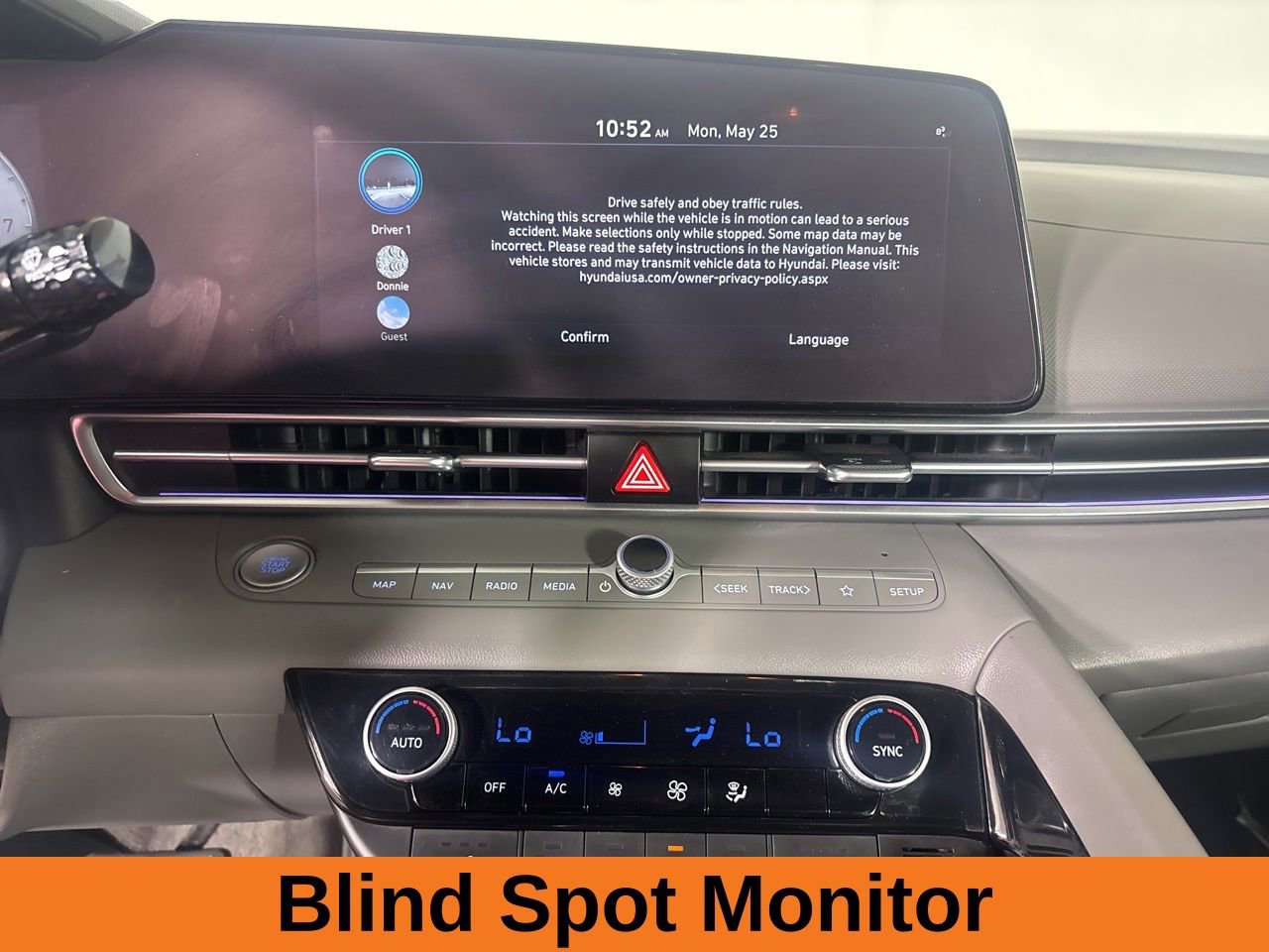 Used 2024 Hyundai Elantra SEL w/ Convenience Package FWD image 16