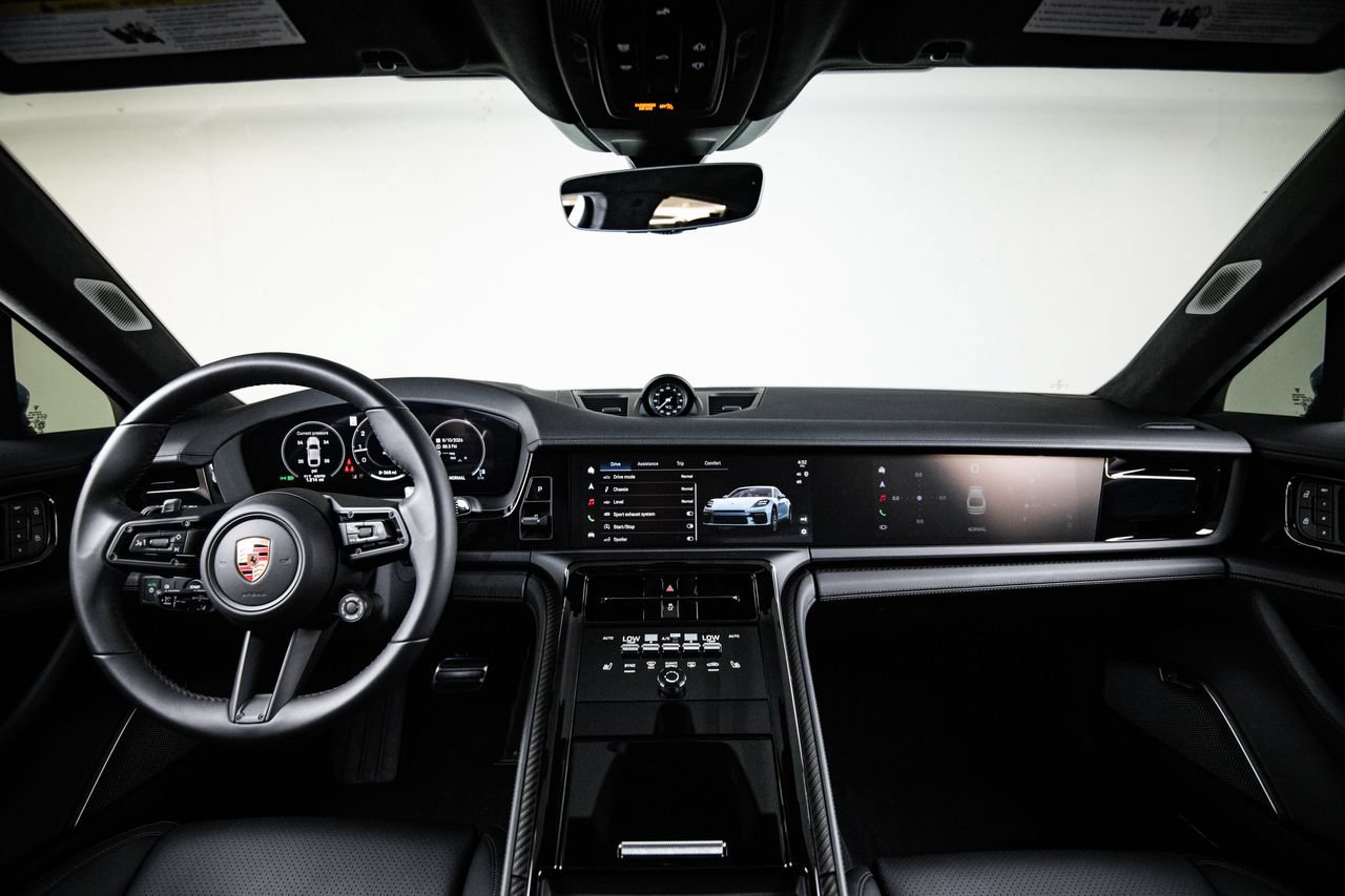 Certified 2026 Porsche Panamera GTS AWD/4WD image 26