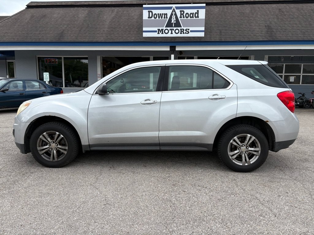 Used 2010 Chevrolet Equinox LS FWD image 2