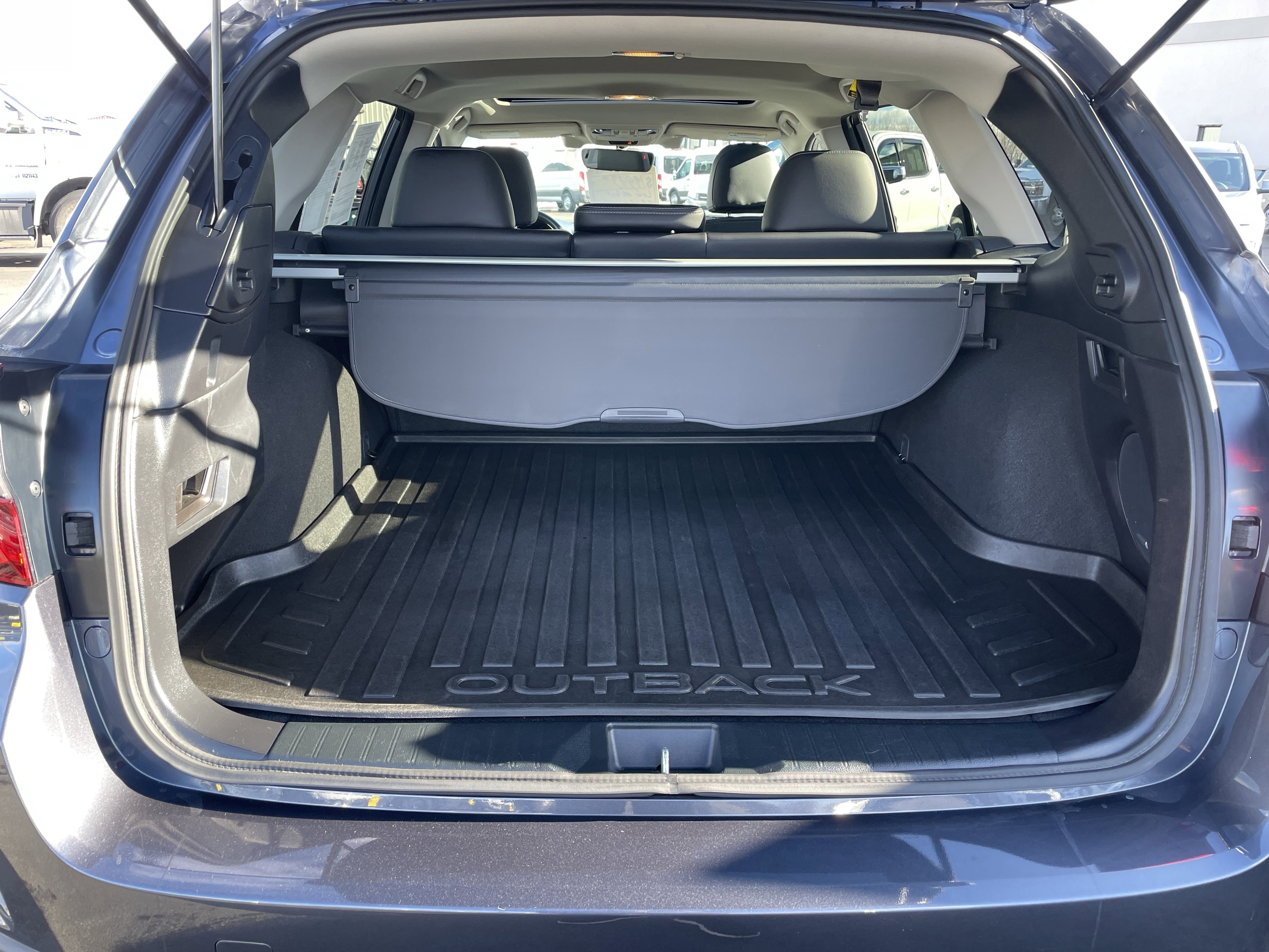 Used 2017 Subaru Outback 3.6R Limited image 9