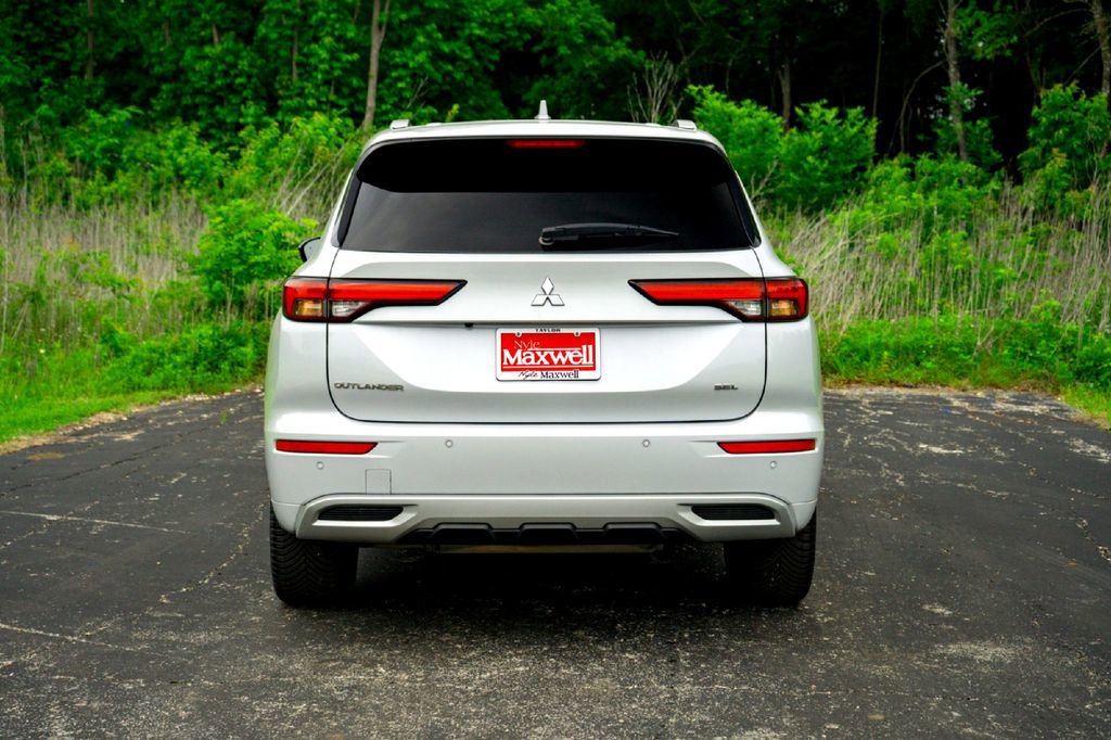 Used 2023 Mitsubishi Outlander SEL FWD image 7