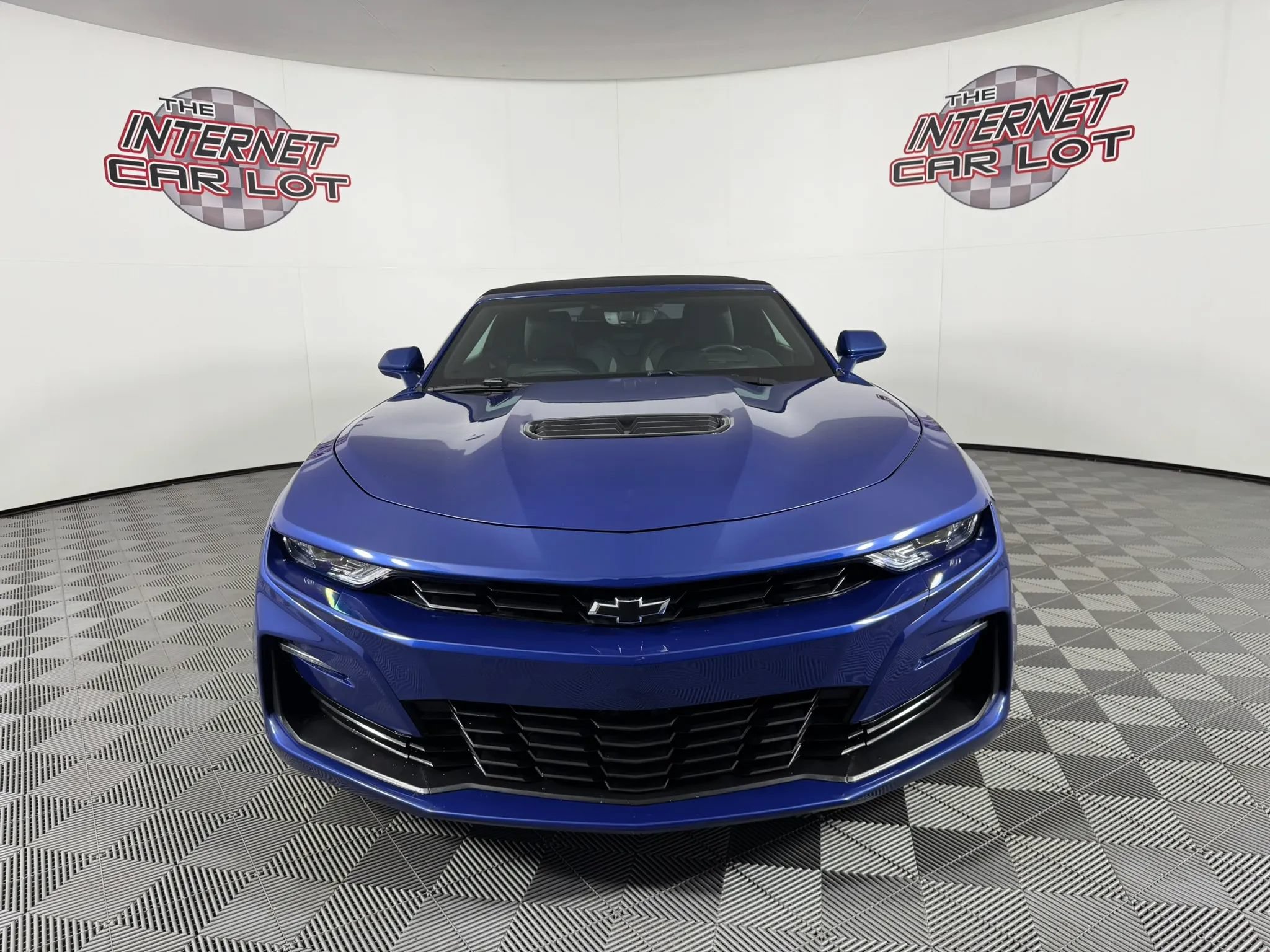 Used 2021 Chevrolet Camaro SS RWD image 3