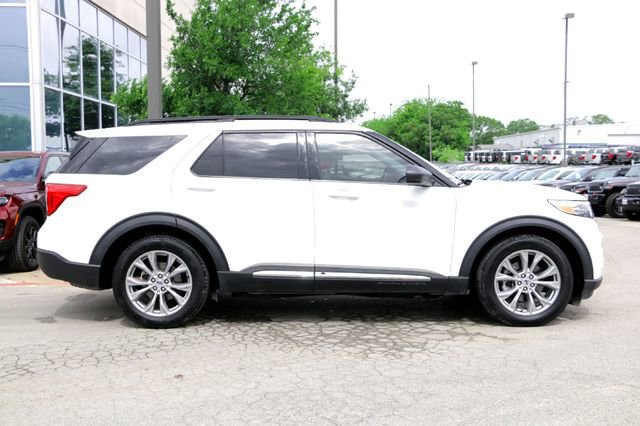 Used 2024 Ford Explorer XLT w/ Equipment Group 202A image 4