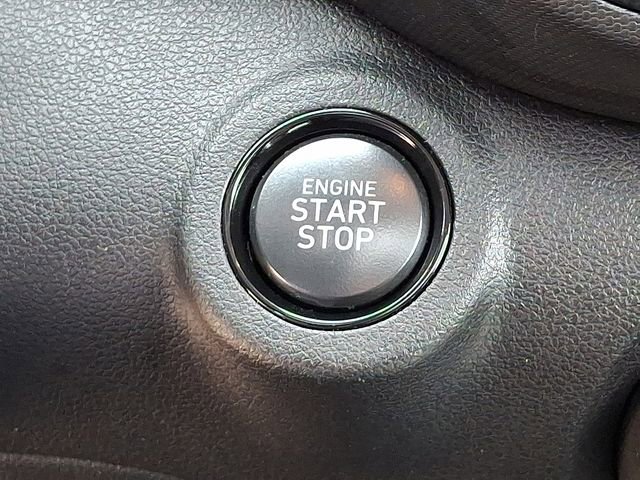 Used 2024 Hyundai Venue SEL image 24