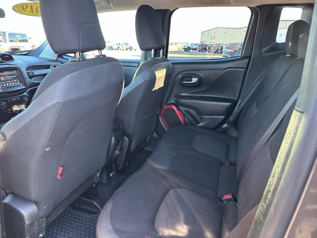 Used 2019 Jeep Renegade Trailhawk w/ Cold Weather Group II AWD/4WD image 13