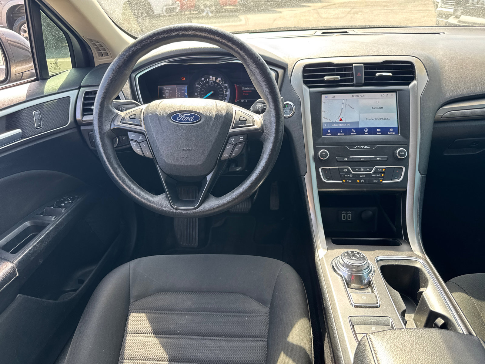 Used 2020 Ford Fusion SE image 8