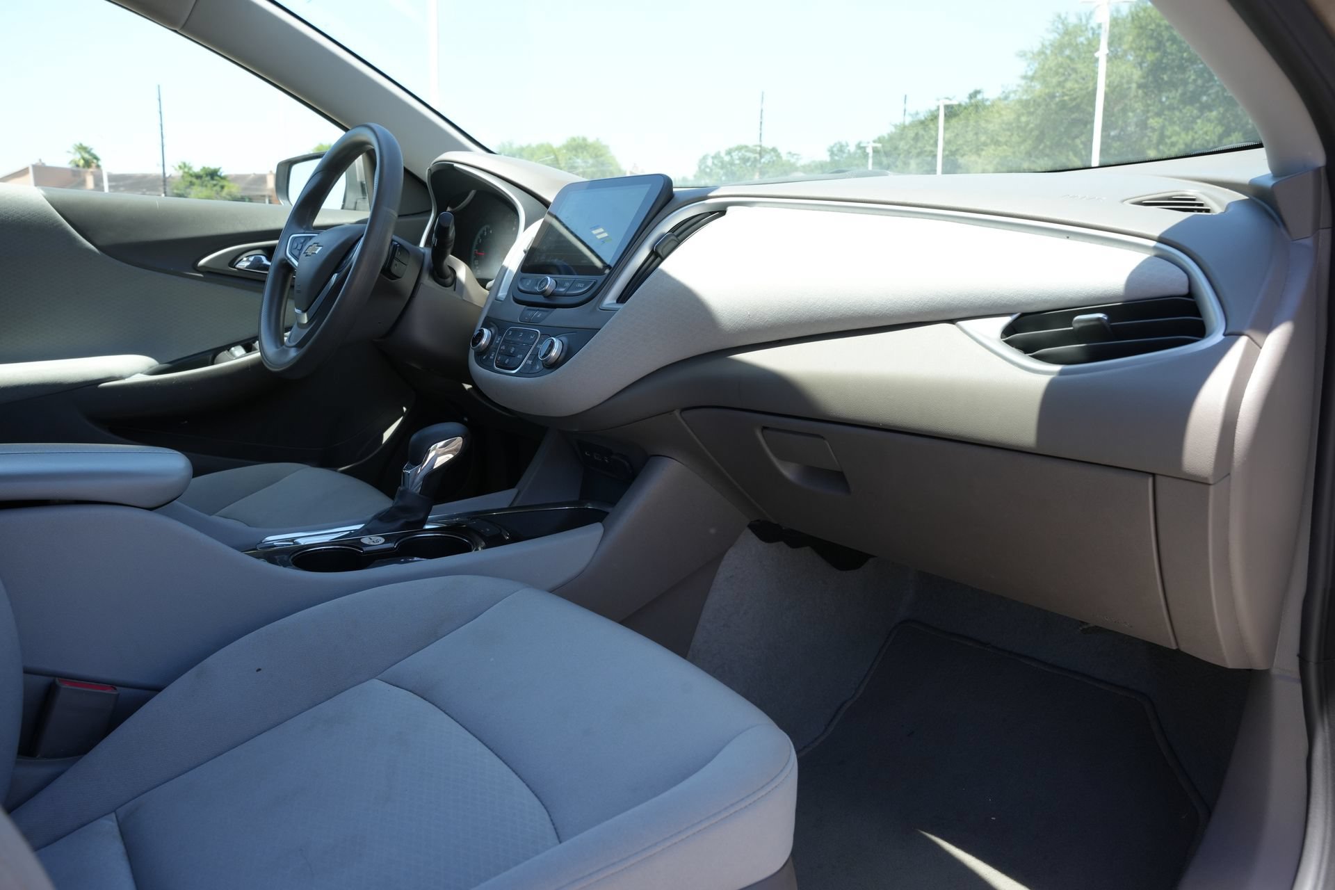 Used 2025 Chevrolet Malibu LT FWD image 25