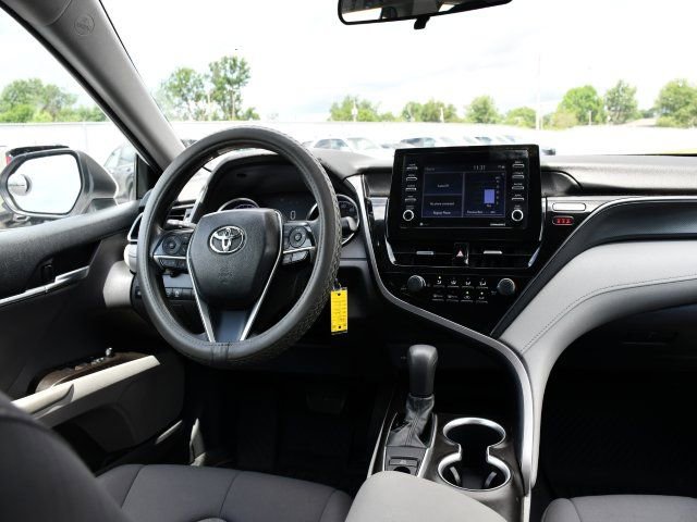 Used 2021 Toyota Camry LE AWD/4WD image 23