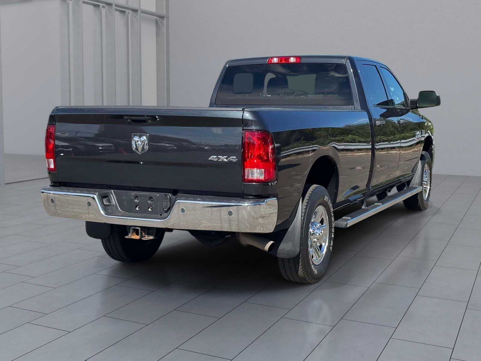 Used 2018 RAM 2500 Tradesman w/ Chrome Appearance Group AWD/4WD image 3