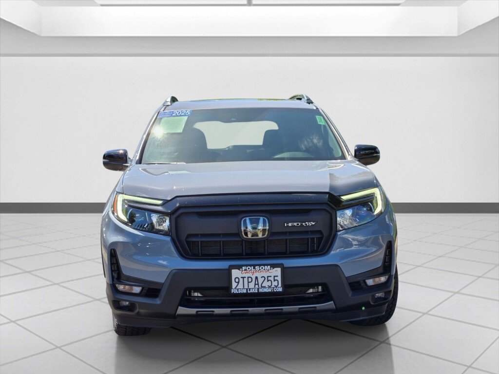 Certified 2025 Honda Passport TrailSport image 2
