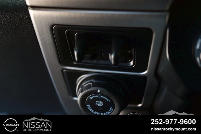 Used 2022 Ford F350 Platinum w/ Tremor Off-Road Package AWD/4WD image 25