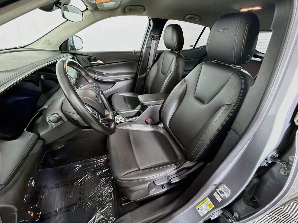 Used 2024 Buick Encore GX Sport Touring FWD image 19