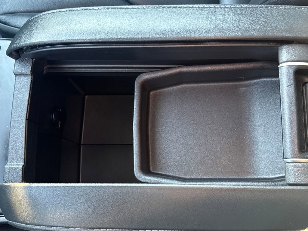 Used 2024 Toyota Highlander XLE image 30