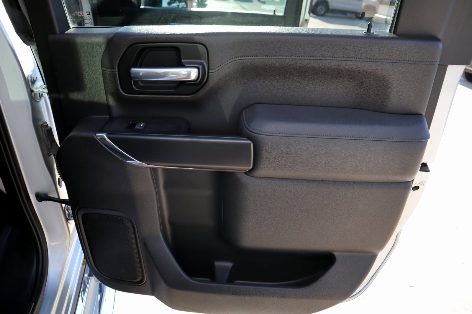 Used 2023 GMC Sierra 2500 SLE image 16