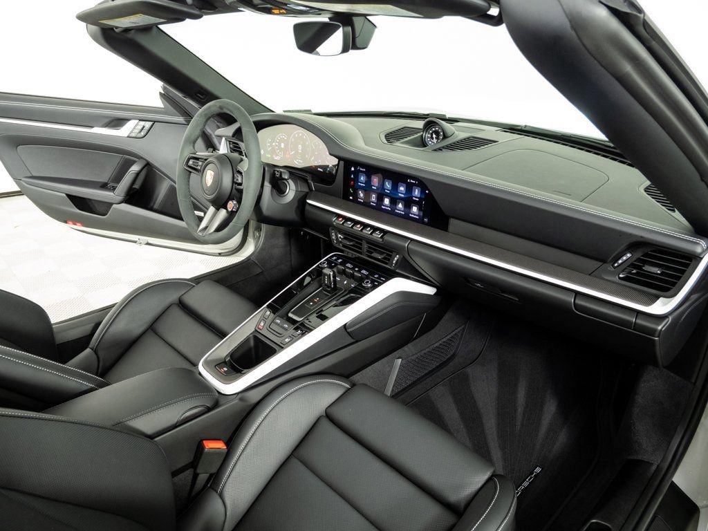 Certified 2026 Porsche 911 Targa 4 GTS image 22