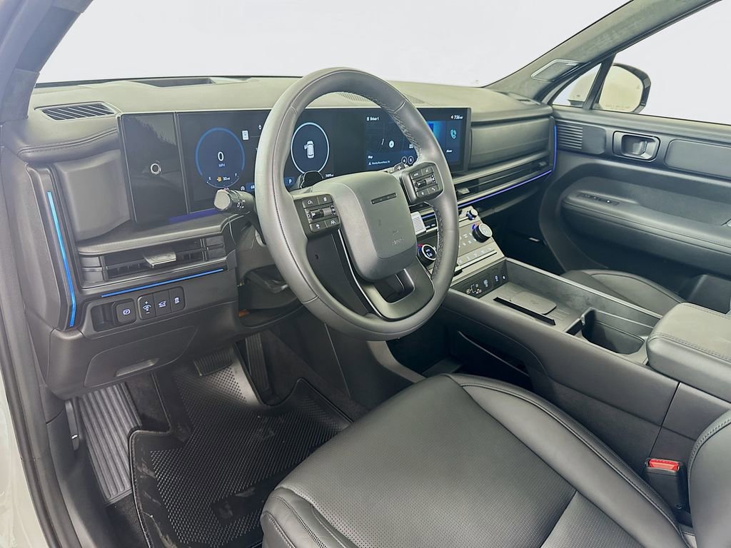Certified 2025 Hyundai Santa Fe Calligraphy image 9