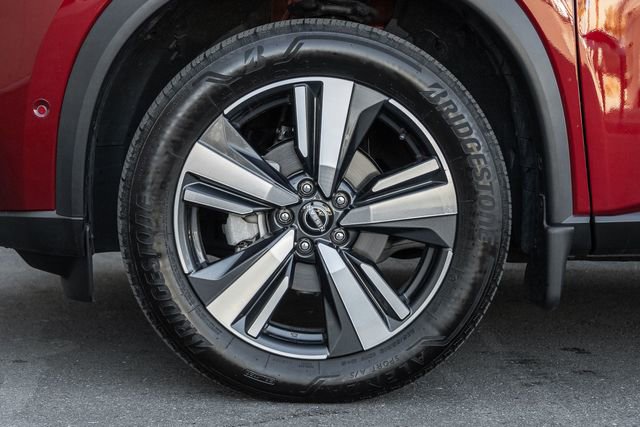 Used 2023 Nissan Rogue SL w/ SL Premium Package image 14