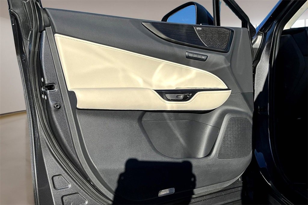 Used 2025 Lexus NX 300h AWD w/ Accessory Package (2T) image 18