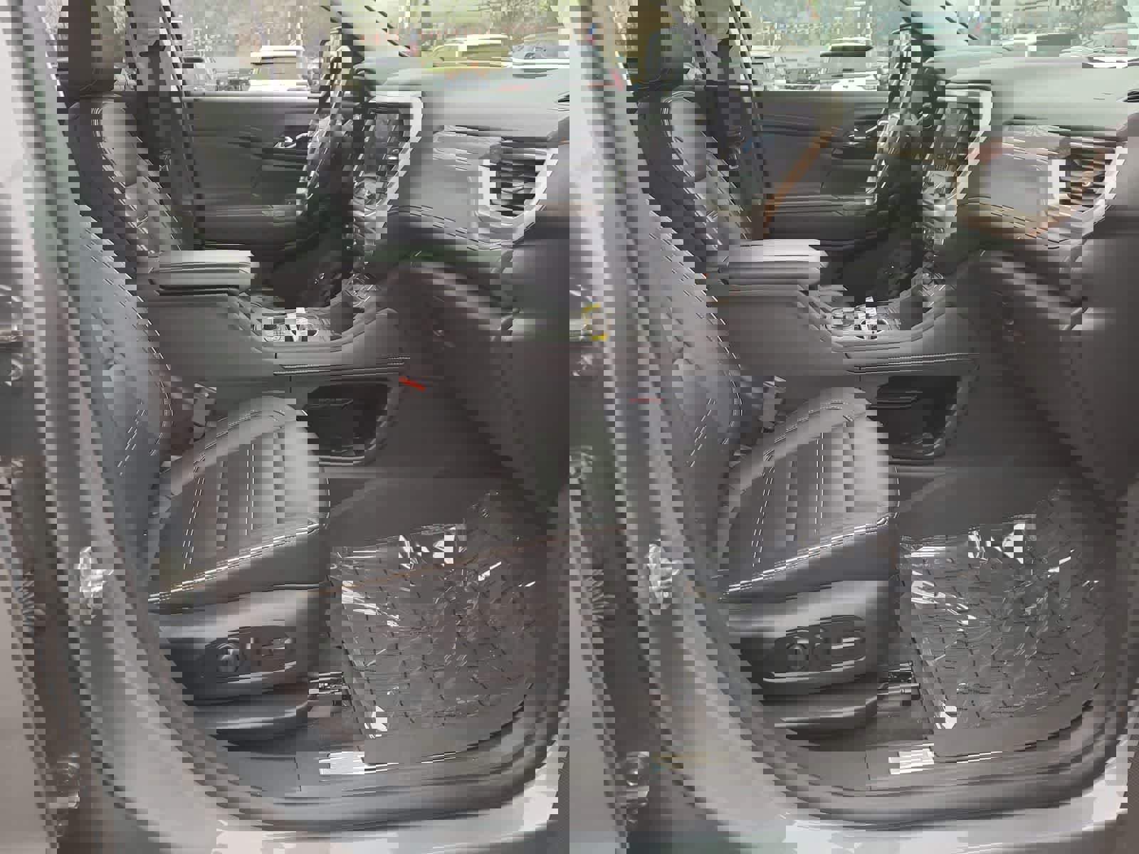 Used 2021 GMC Acadia Denali w/ Denali Technology Package image 22