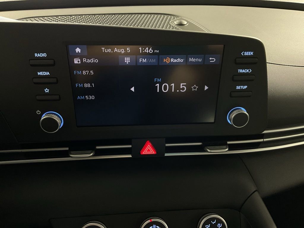 New 2025 Hyundai Elantra SE image 24