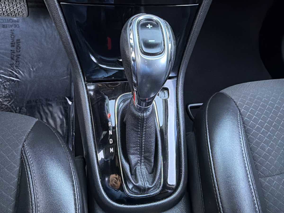 Used 2018 Buick Encore Preferred image 39