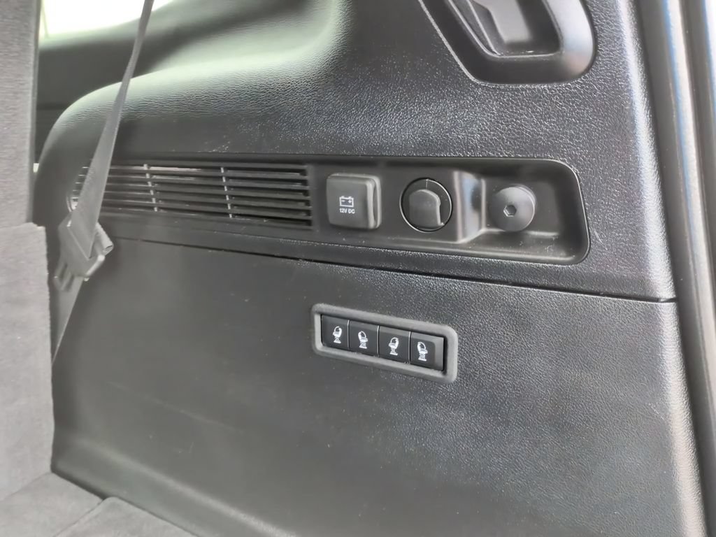 Used 2023 Jeep Wagoneer Series III w/ Preferred Equipment Group AWD/4WD image 18