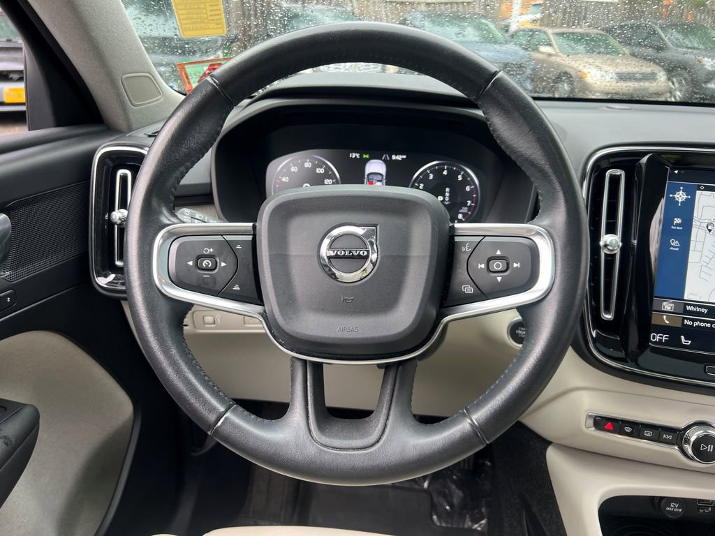 Used 2019 Volvo XC40 T5 Inscription image 14