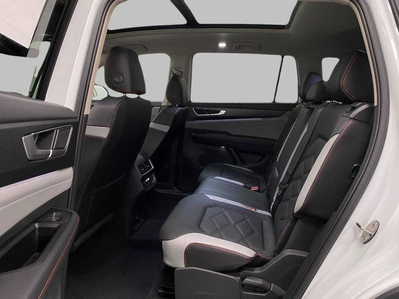 New 2026 Volkswagen Atlas Peak Edition image 29