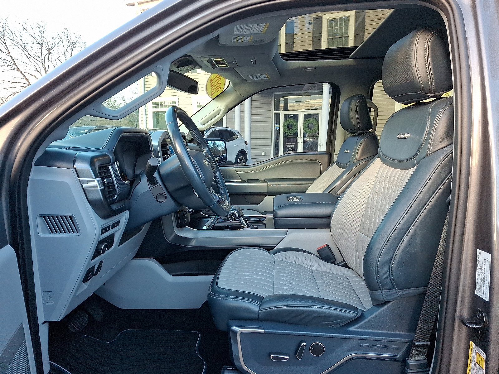 Used 2022 Ford F150 Limited image 14