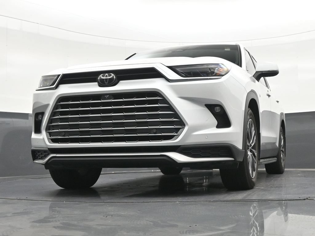 Used 2024 Toyota Grand Highlander AWD Hybrid image 31
