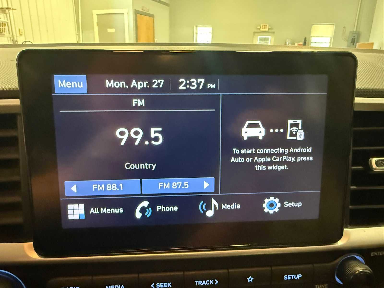 Used 2023 Hyundai Venue SEL FWD image 32