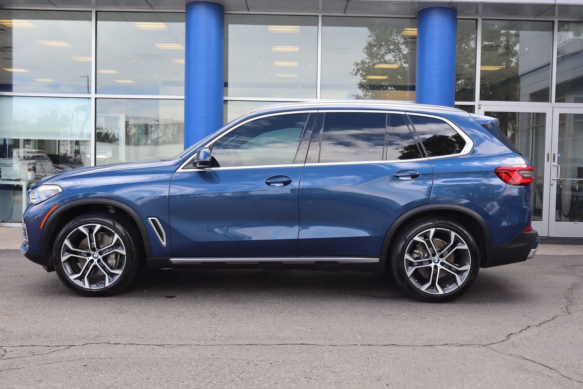 Used 2019 BMW X5 xDrive50i w/ Executive Package AWD/4WD image 2