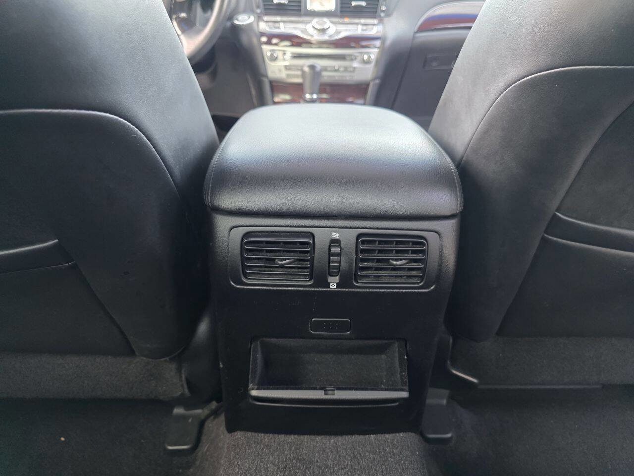 Used 2011 INFINITI M37 w/ Premium Pkg image 14