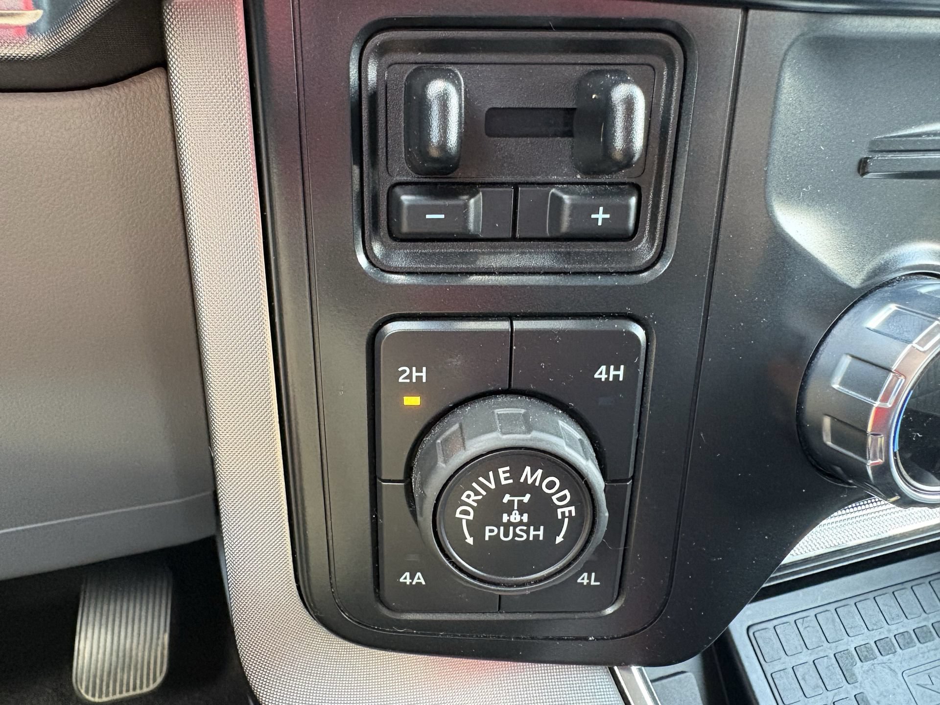 Used 2022 Ford F150 Limited AWD/4WD image 8