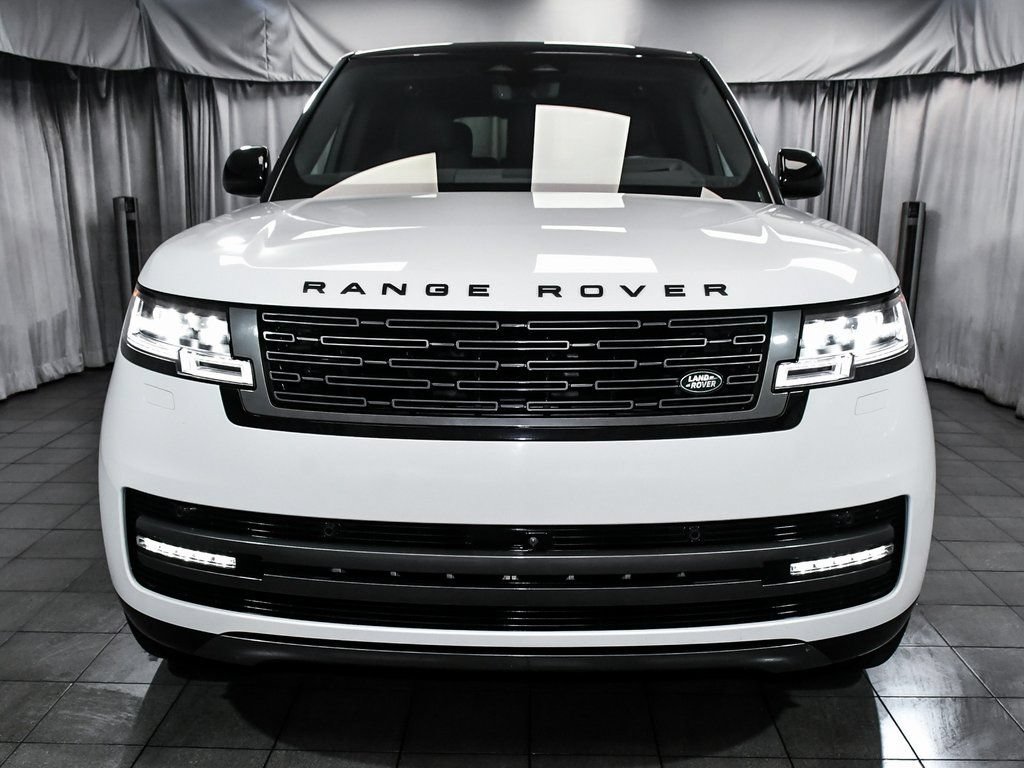 Used 2025 Land Rover Range Rover SE AWD/4WD image 2