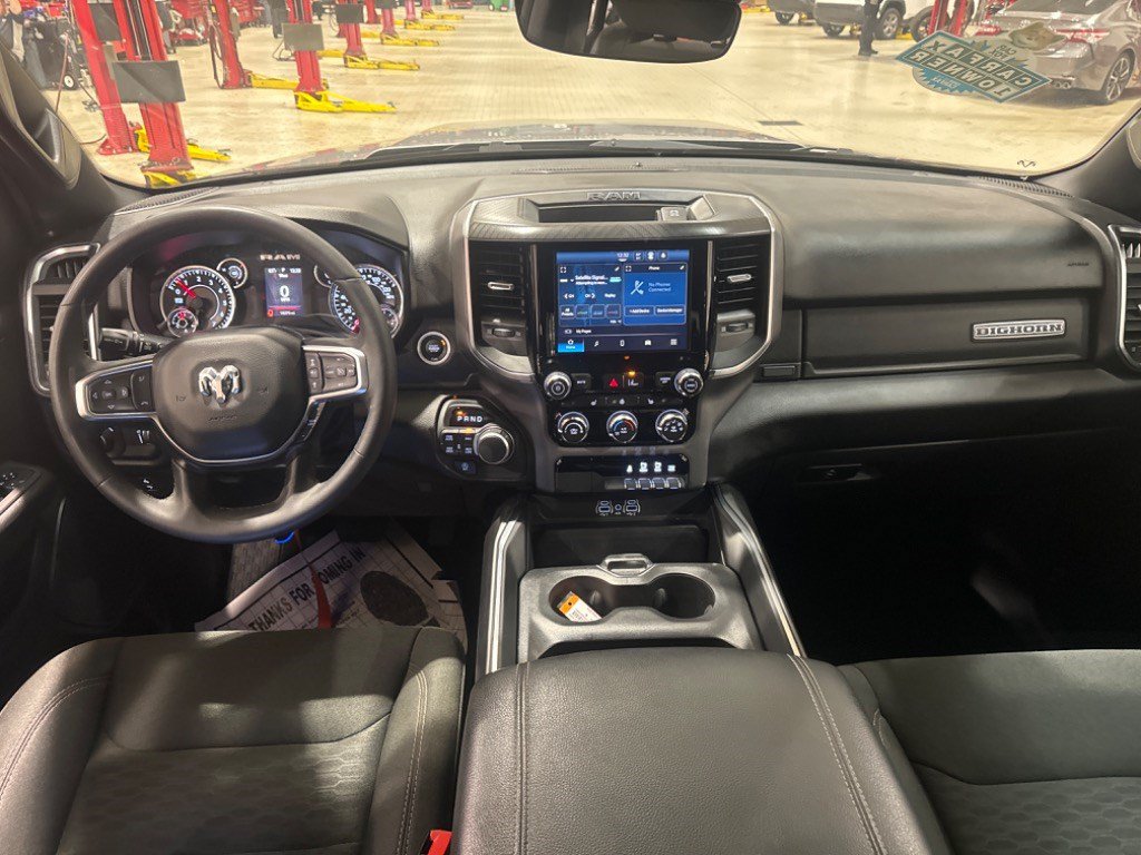 Used 2025 RAM 1500 Big Horn AWD/4WD image 40