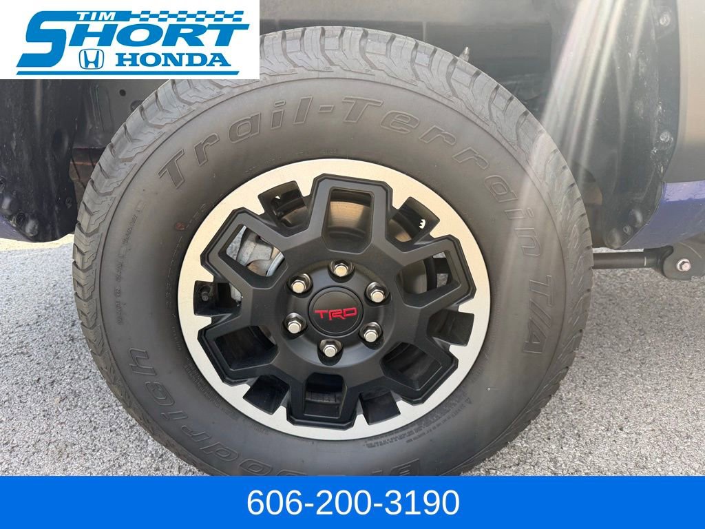 Used 2025 Toyota Tacoma TRD Off-Road image 7