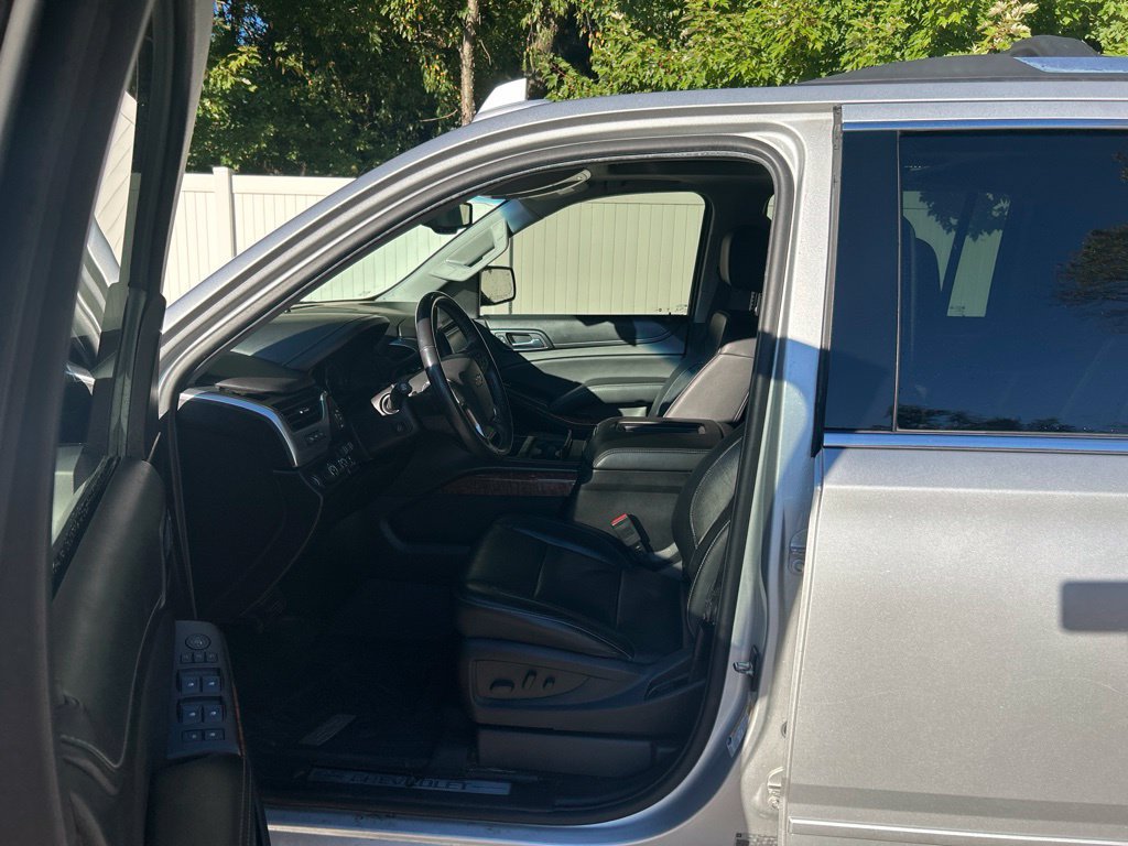 Used 2017 Chevrolet Suburban Premier AWD/4WD image 8