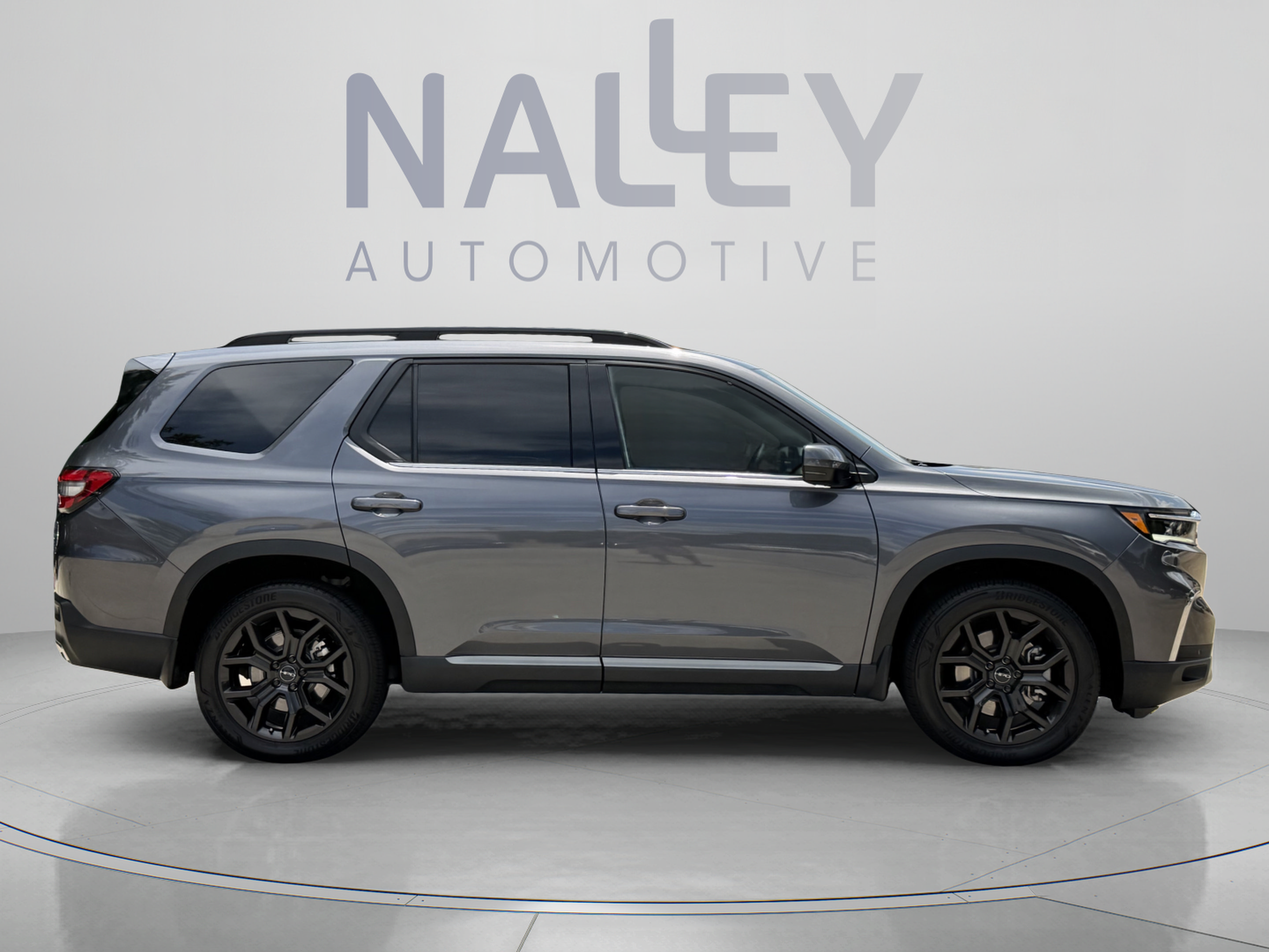 Used 2025 Honda Pilot Touring image 6